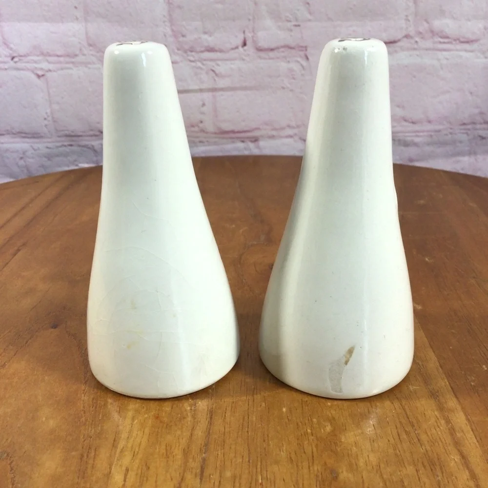 Vintage Souvenir Tacoma, Washington Ceramic Salt Shakers